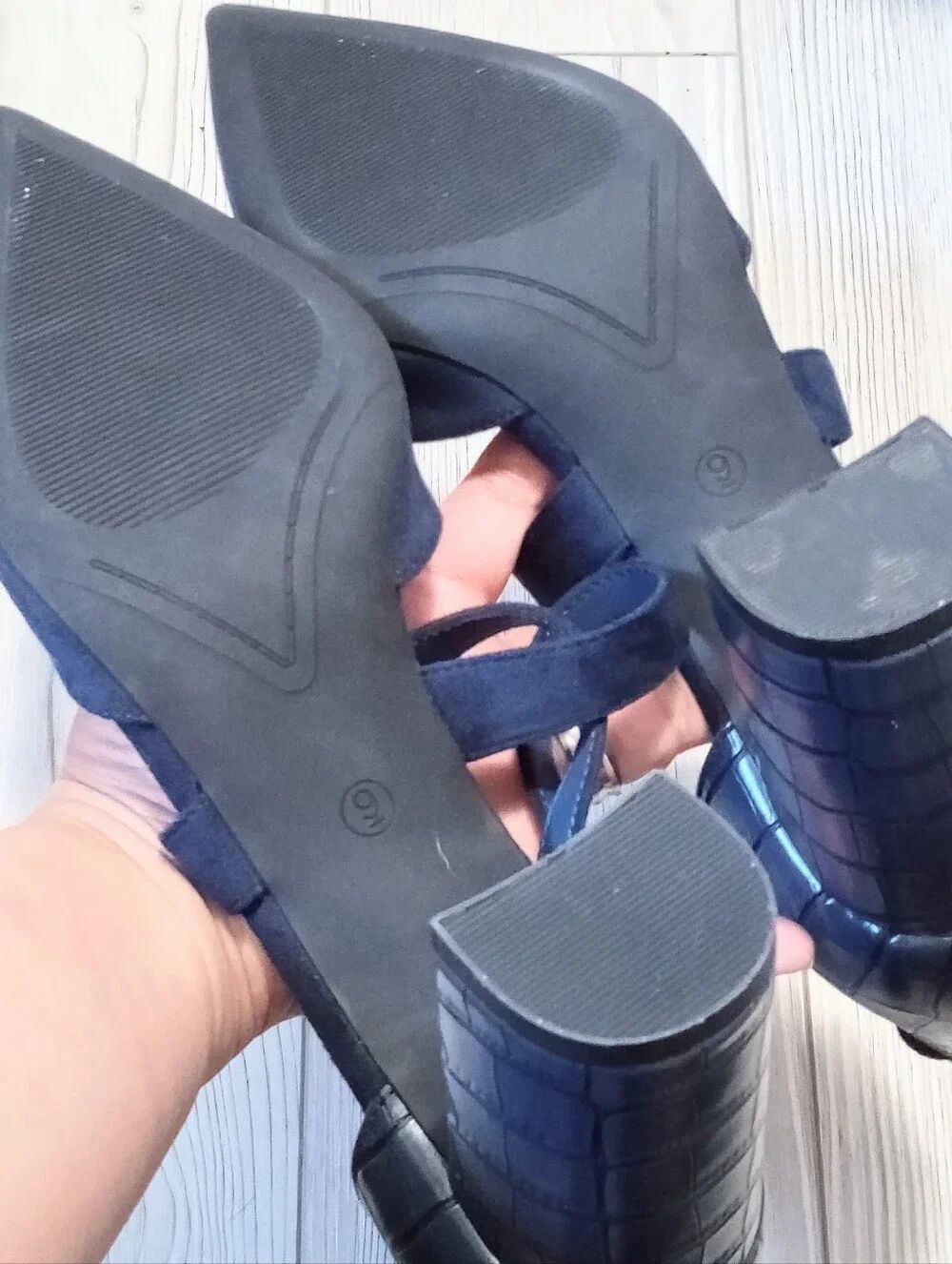 (69-4880) Women's Navy Heels Sz 9 - Picture 9 of 12